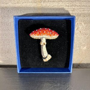 Jasmijnbloembinders - Broche Fly Amanita mushroom