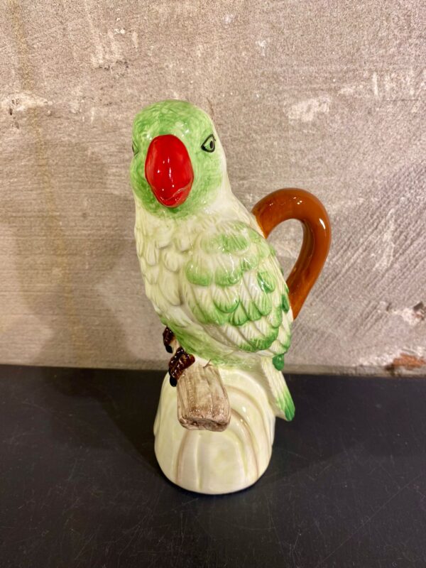 Papegaai vaas kleur groen met rode snavel