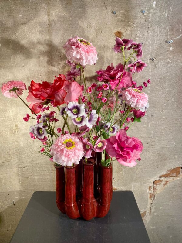 Zijden arrangement met vaas Coral