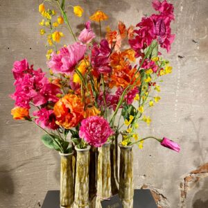 Zijden arrangement kleuren roze oranje geel