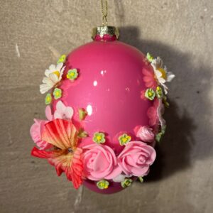 Paashanger ei pink met bloemen
