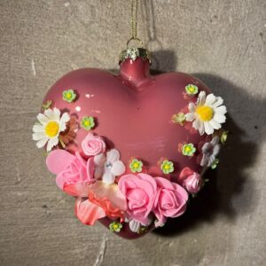 Paashanger hart roze met bloemen