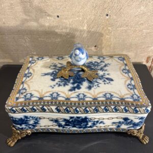 Doosje met deksel vogel