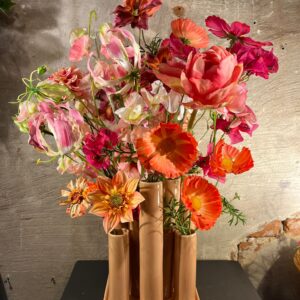 Zijden boeket met roze vaas